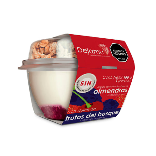 Alternativa vegetal al yogurt a base de almendras con dulce parfait